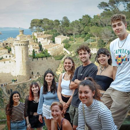 Mana Mana Youth Hostel Tossa de Mar Exterior foto